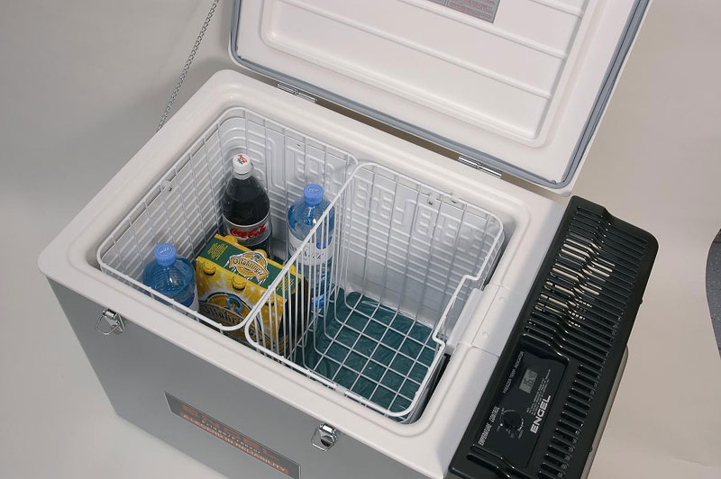 Engel MD80FS Innenraum