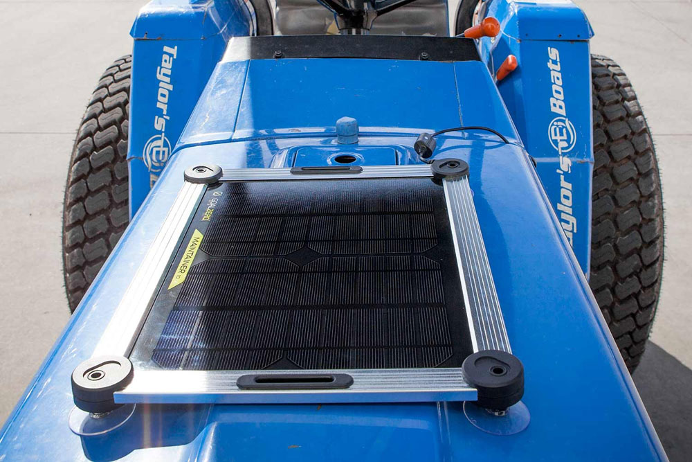 Maintainer 10 lädt Kfz