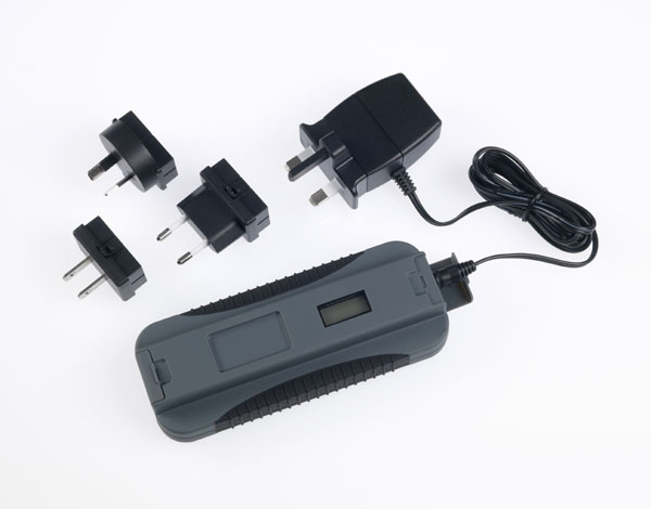 Powermonkey eXtreme internationales Steckernetzteil