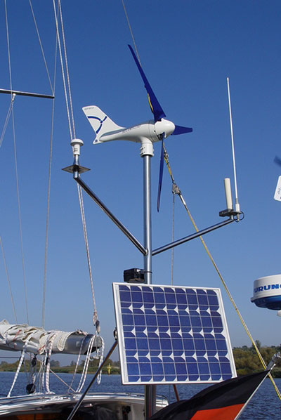 SilentWind Generator mit Solarmodulerweiterung