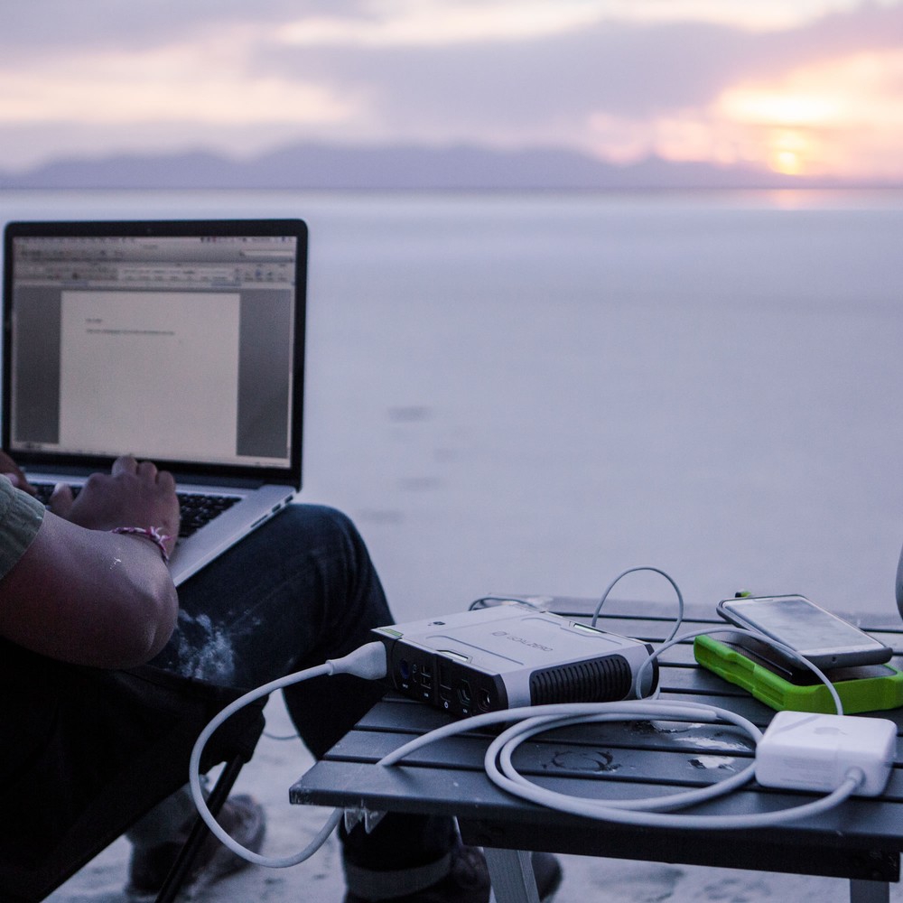 Sherpa 100 betreibt Laptop