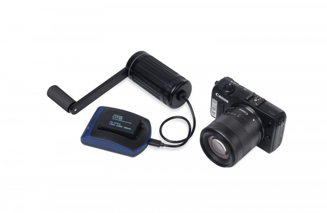 Infinite Orbit mit Kamera-Akku Infinite Orbit - USB-Charger mit Handkurbel
