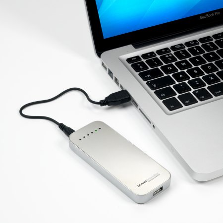 Powermonkey Discovery - Aufladen über USB Powermonkey Discovery USB Akku