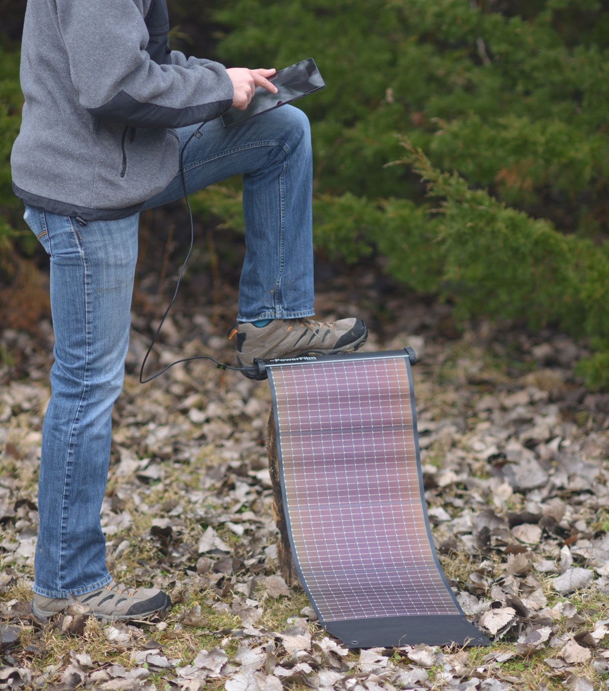 LightSaver Max - rollbares Solarmodul mit Akku, USB + 12V