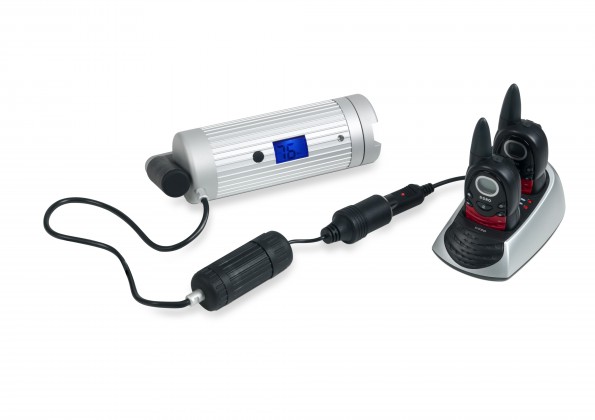 Powermonkey Expedition lädt Satellitentelefone Powermonkey Expedition - wasserdichtes 12V + USB Ladegerät