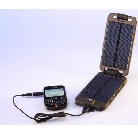 Solarmonkey Adventurer lädt Blackberry Solarmonkey Adventurer Solarladegerät 3.500mAh